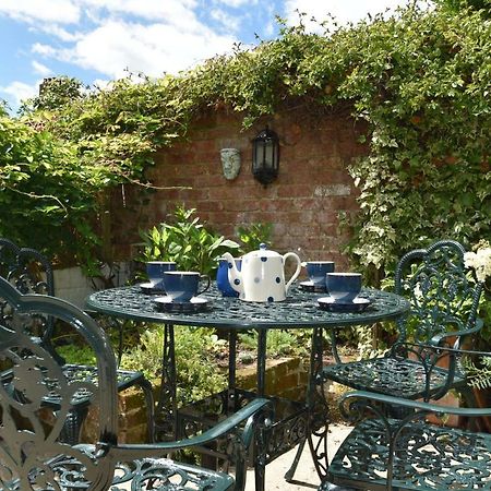 Crown Cottage ライ エクステリア 写真